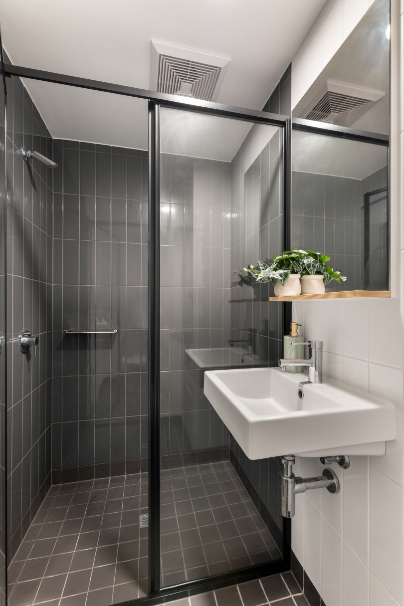 6-Bedroom Share Bathroom Brisbane City